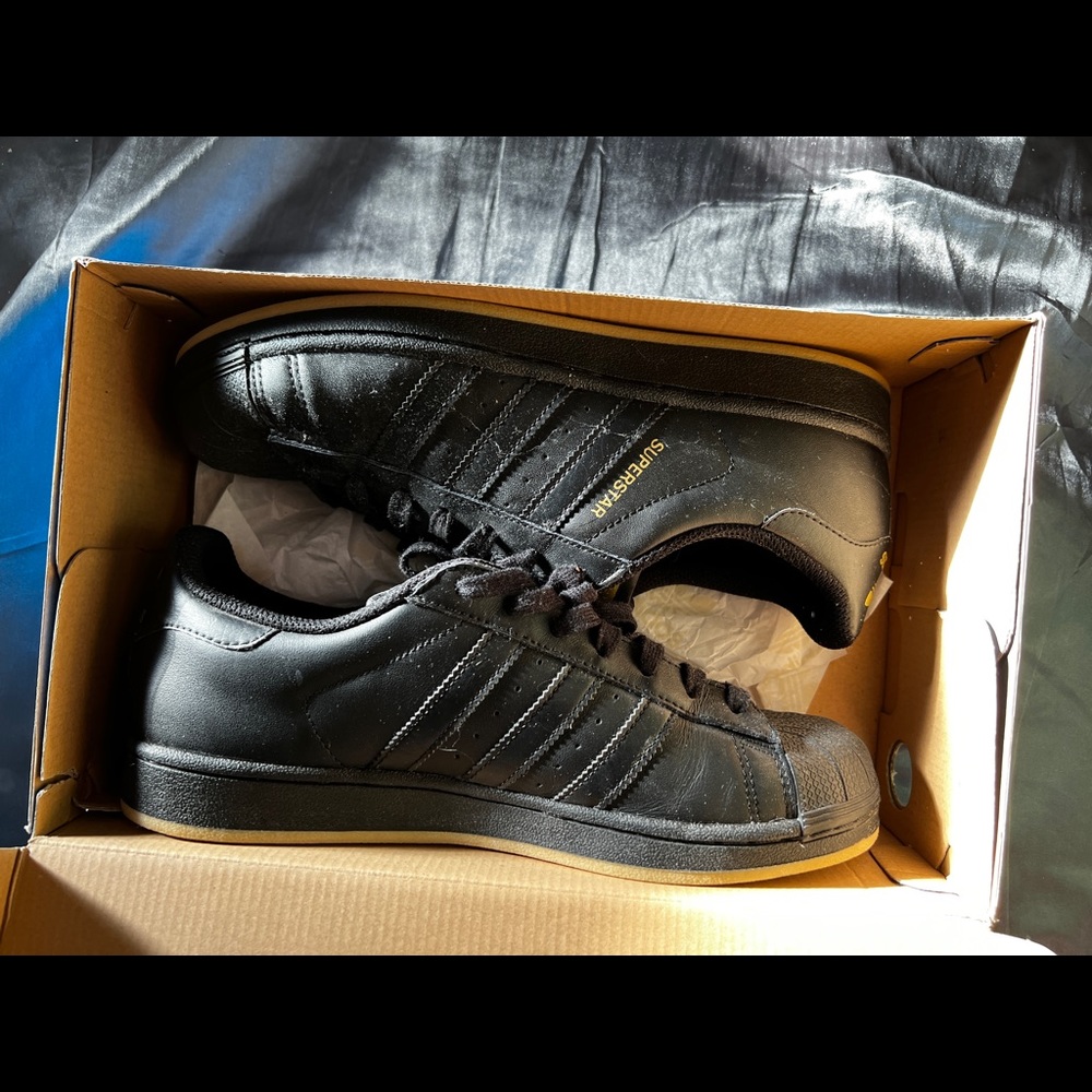 Adidas Superstar “Black/Gold” size 8
